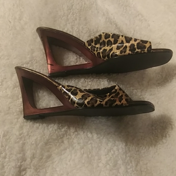 Shoes - Picture 2 of 2